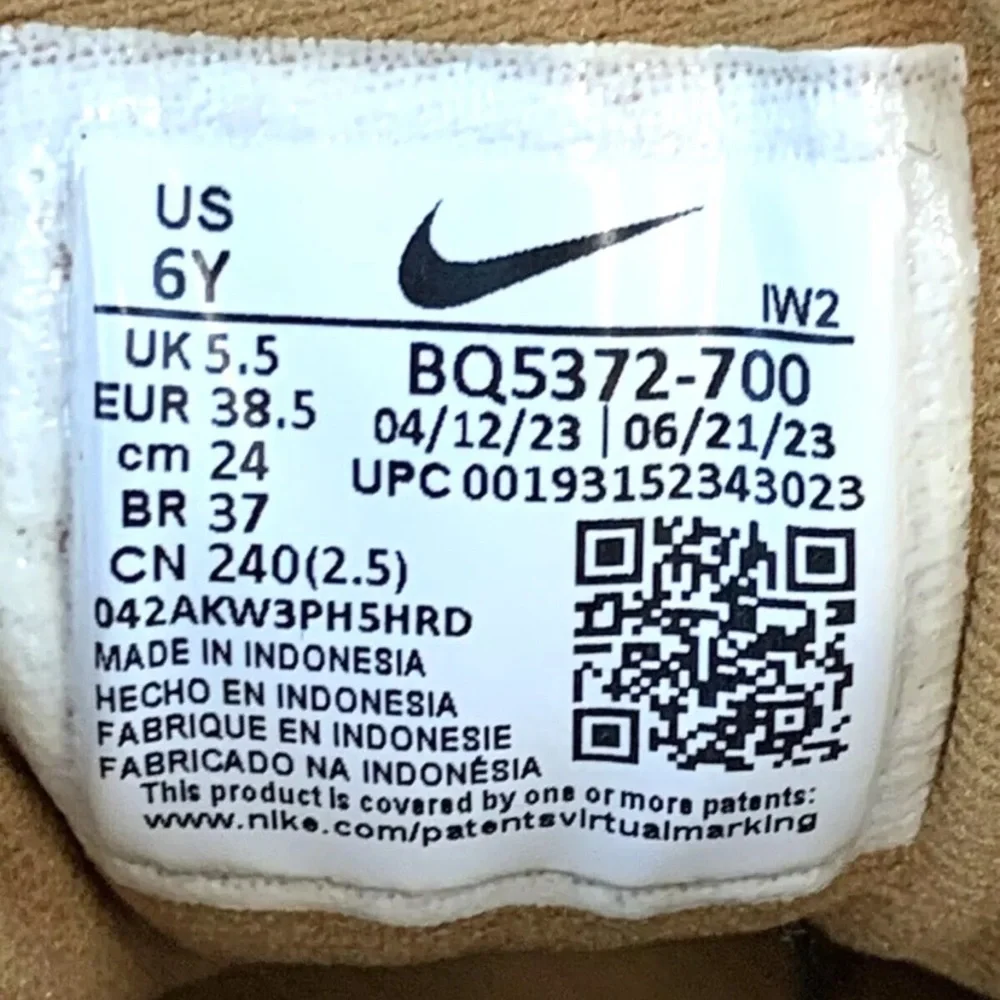 Nike Manao Leather Boots Sneakers Youth Kids Size 6Y BQ5372-700 Wheat Tan